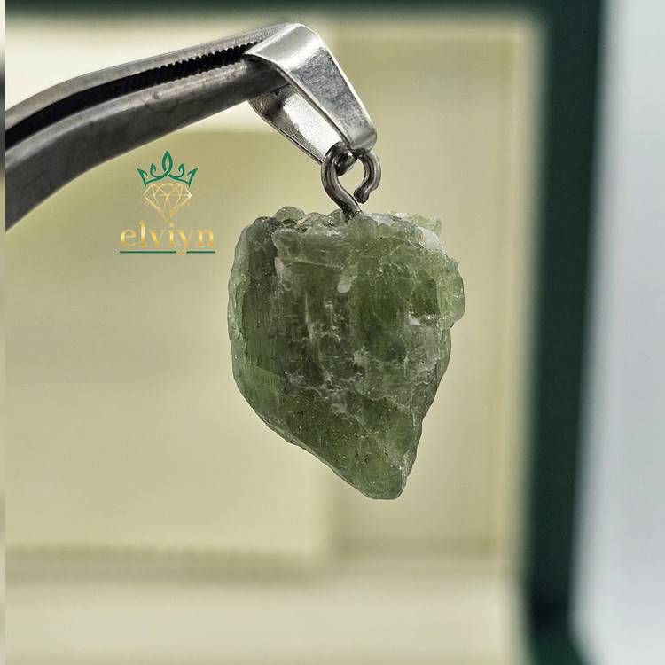 آویز گردنی راف زبرجد اصل و طبیعی